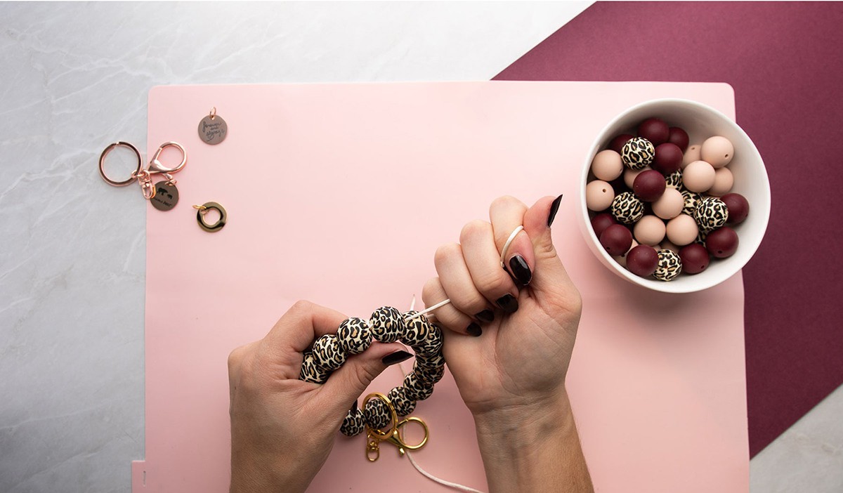 silicone bead wristlet manufacturer silicone bead wristlet manufacturer